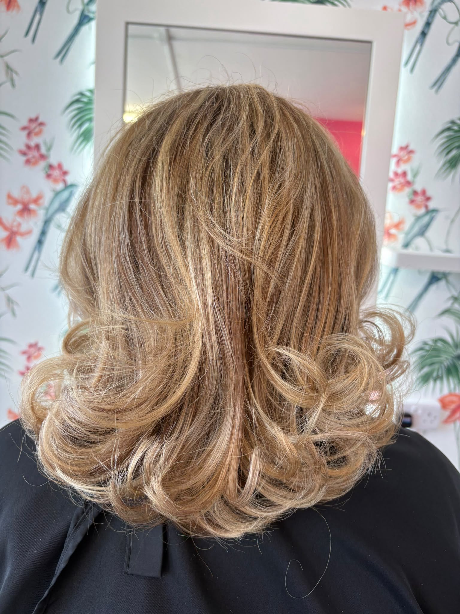 Bright white highlights - clean blonde
