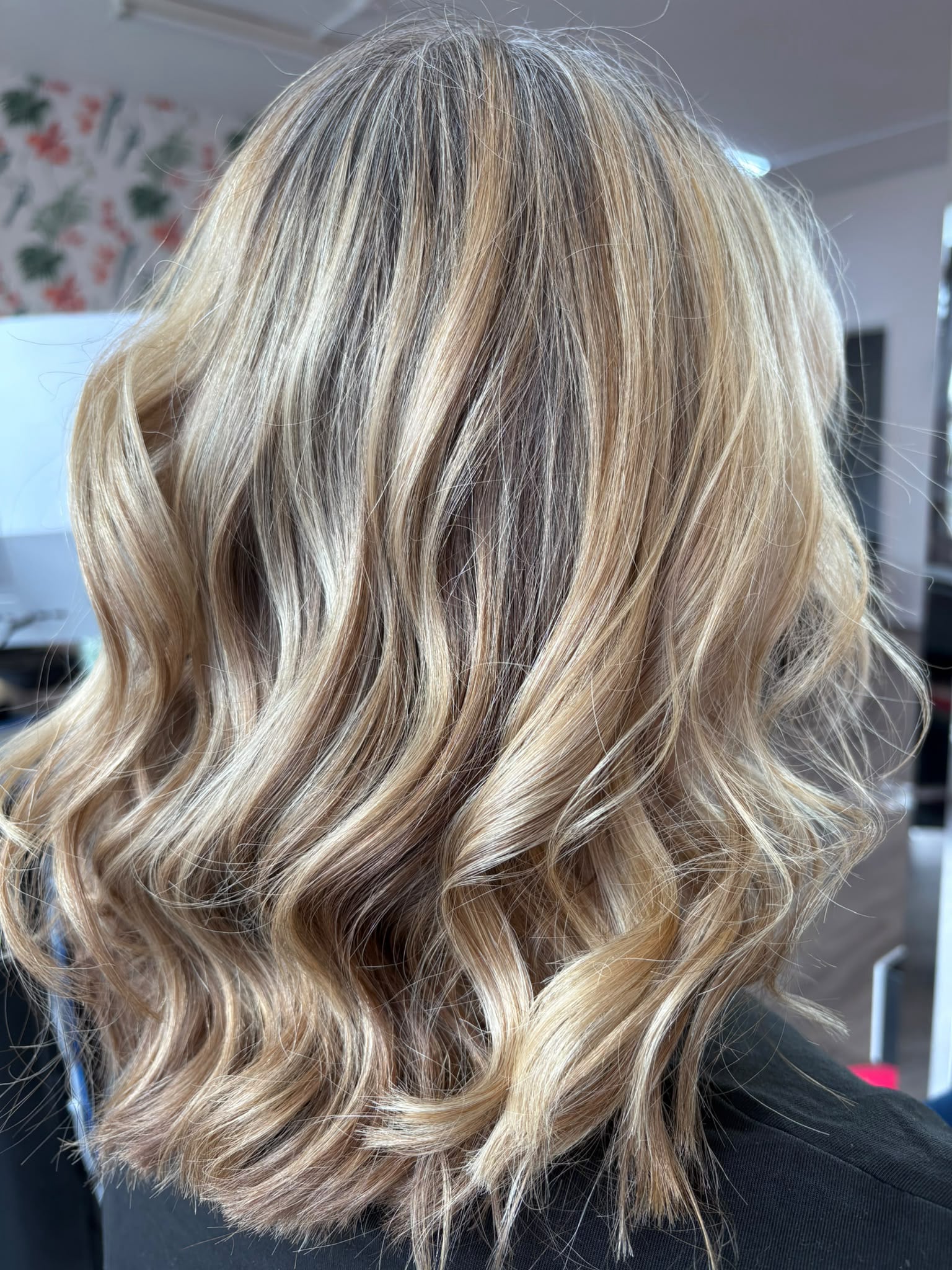 Bright white highlights - clean blonde