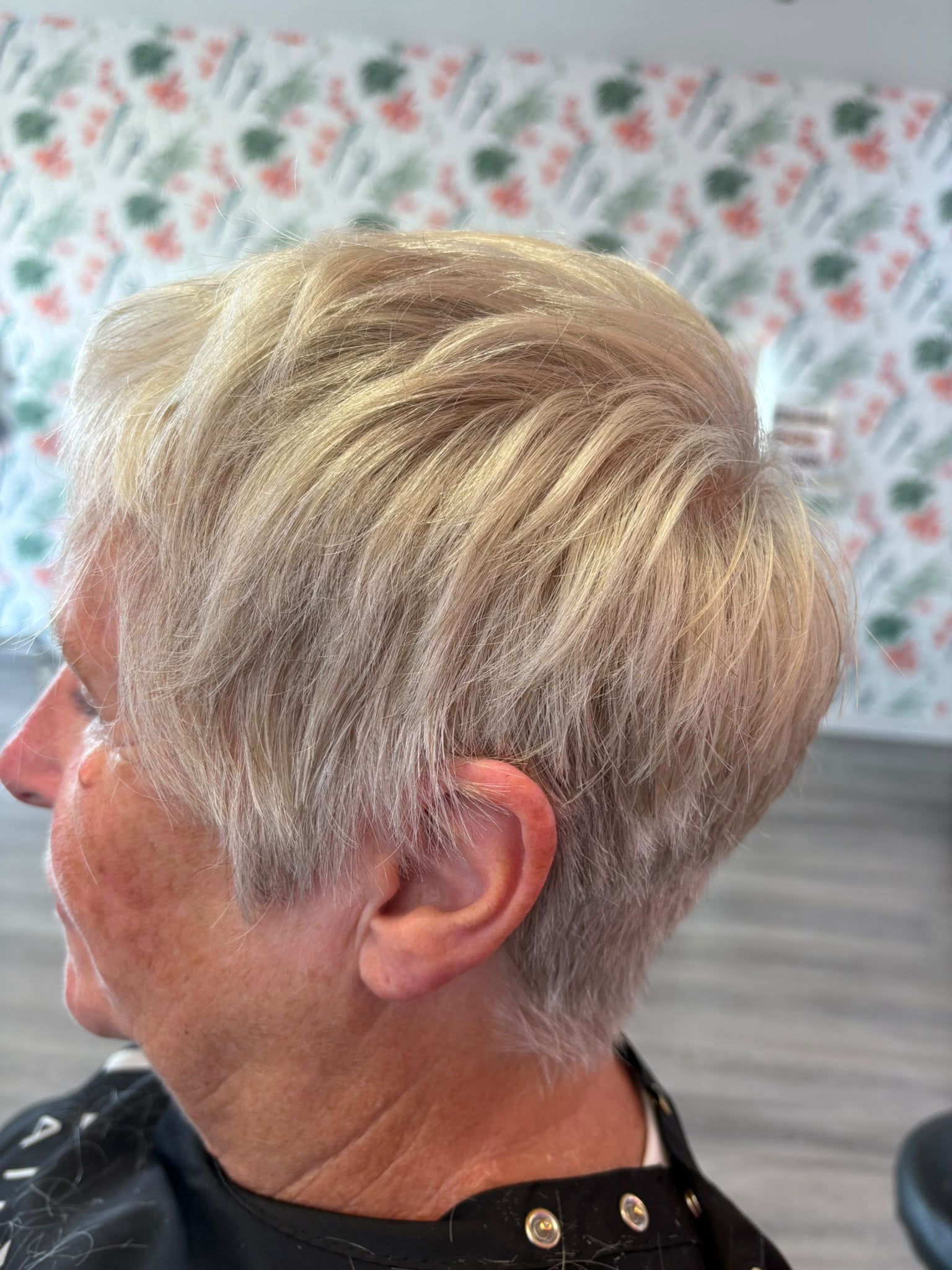 Bright white highlights - clean blonde